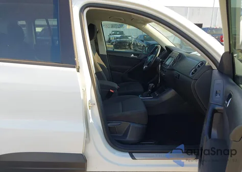 2018 Volkswagen Tiguan Limited 2.0T z USA, uszkodzony, nr VIN WVGBV7AX9JK003009